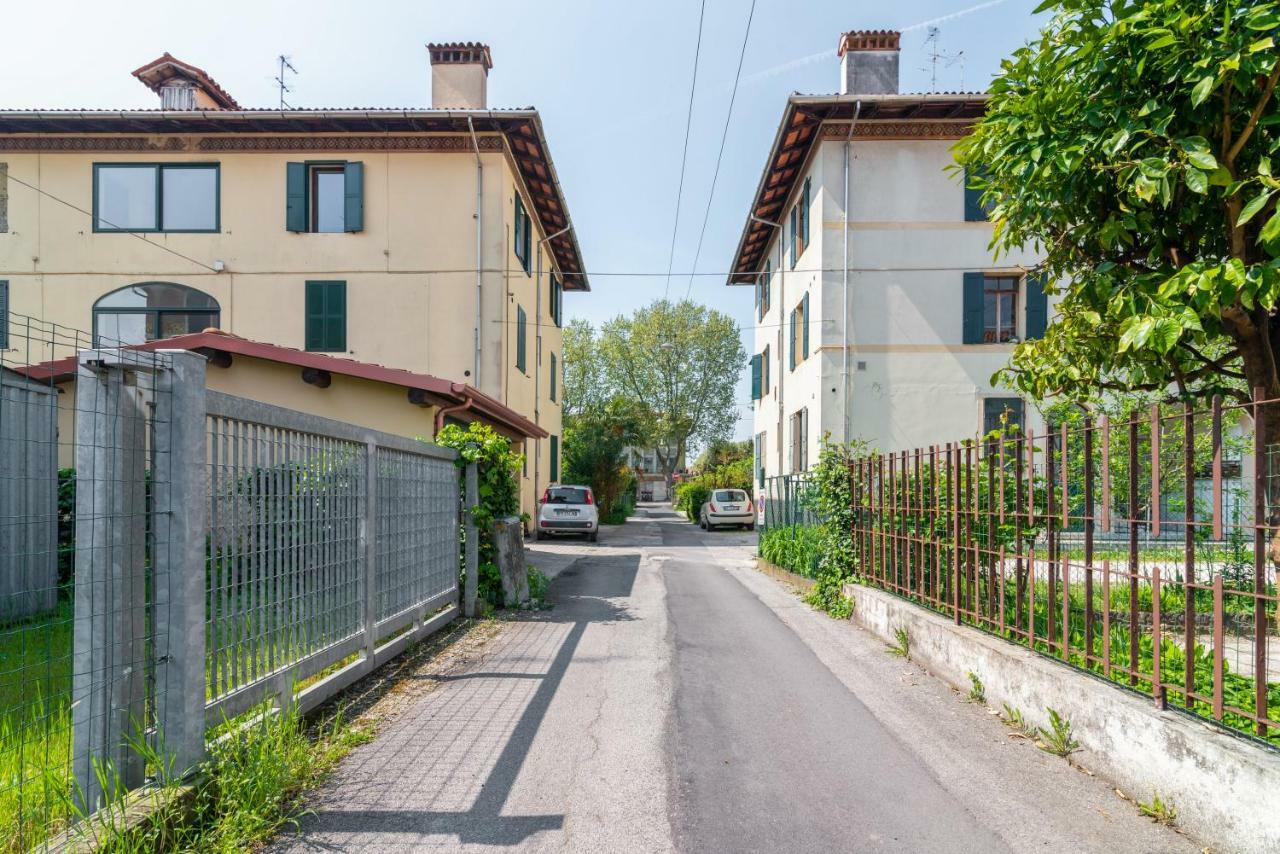 Prato Della Valle Roomy Flat Padova Exterior photo